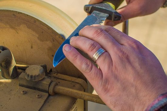 affina e migliora la tua esperienza di taglio con le nostre guide professionali sul sharpening. scopri tecniche, strumenti e consigli per ottenere lame impeccabili e affilate che durano nel tempo.