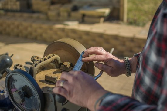 scopri l'arte della affilatura con tecniche e strumenti professionali. migliora la tua esperienza di taglio e mantieni i tuoi utensili sempre al massimo della loro efficienza.