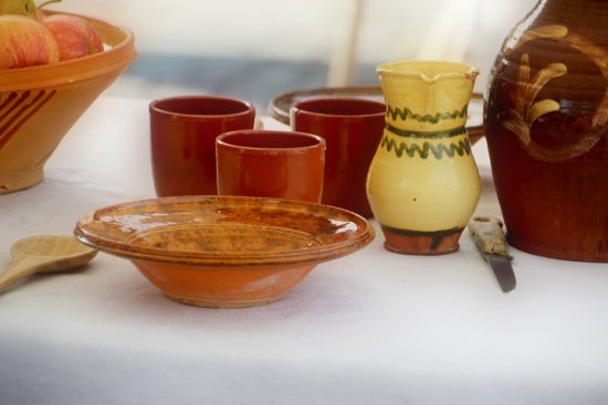 scopri i vasi in terracotta, perfetti per abbellire il tuo giardino e la tua casa. scegli tra una vasta gamma di design e dimensioni per creare ambienti accoglienti e verdi.